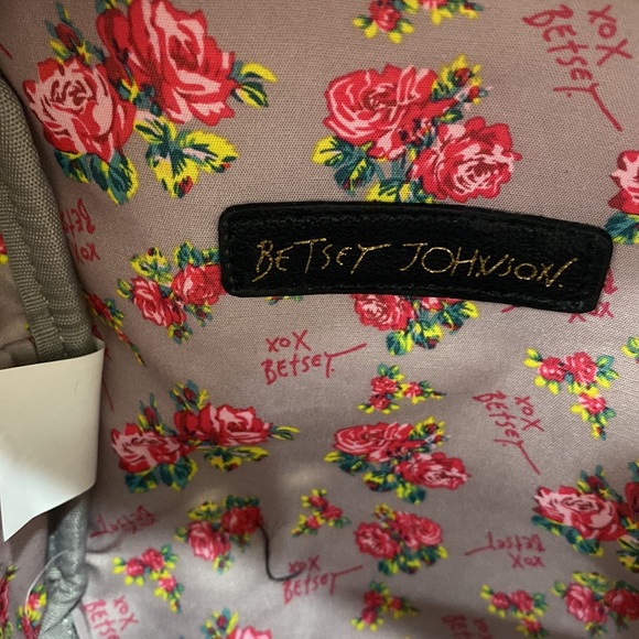 NWT. Betsey Johnson floral puppy, mini backpack/purse. - Picture 9 of 13